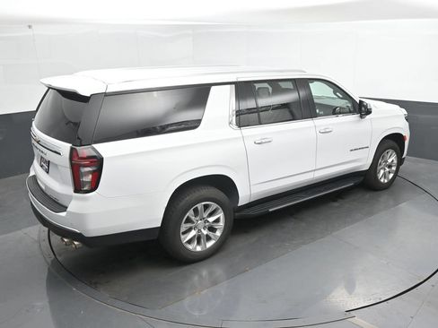 Used 2023 Chevrolet Suburban Premier AWD/4WD image 31