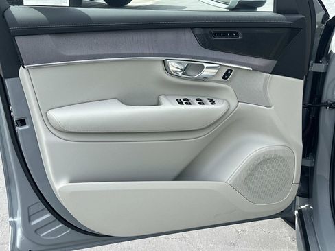 New 2026 Volvo XC90 T8 Ultra w/ Protection Package Premier AWD/4WD image 11