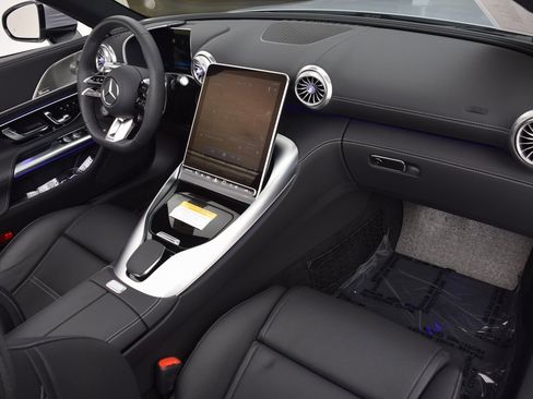 Used 2025 Mercedes-Benz SL 55 AMG 4MATIC image 15