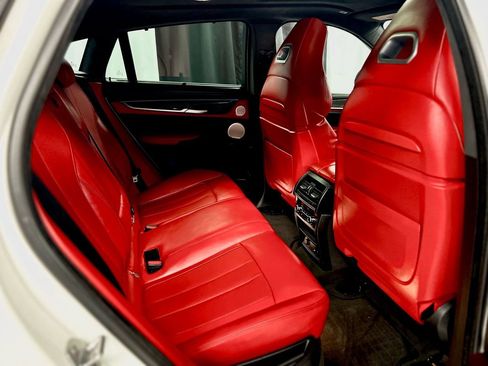 Used 2016 BMW X6 M image 24