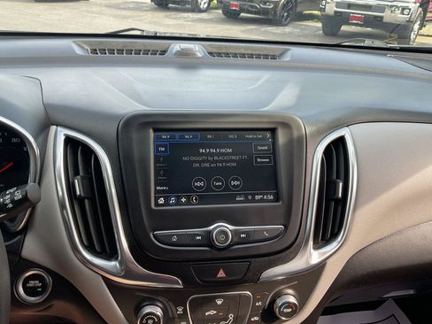 Used 2019 Chevrolet Equinox LS AWD/4WD image 16