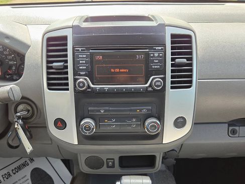 Used 2016 Nissan Frontier SV RWD image 22