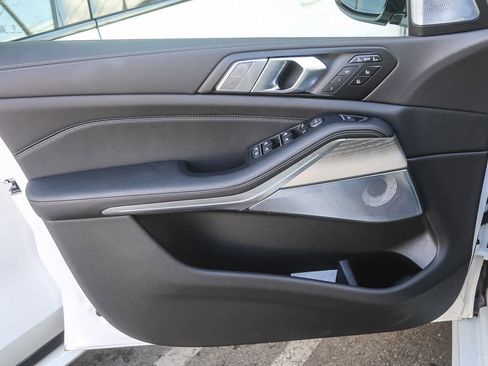 New 2026 BMW X7 M60i w/ Executive Package image 17