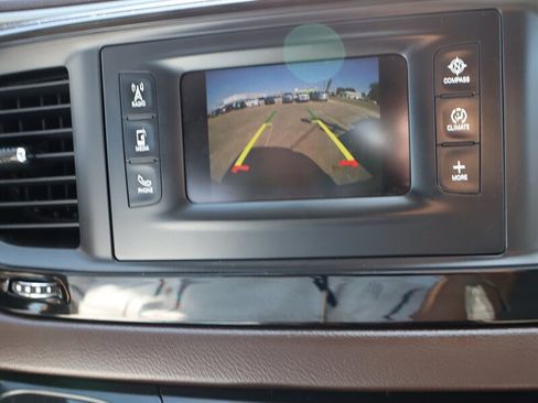Used 2017 Chrysler Pacifica LX FWD image 22