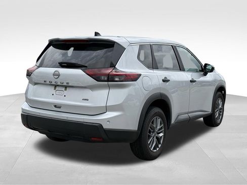 Used 2024 Nissan Rogue S AWD/4WD image 26