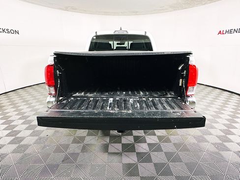 Used 2021 Toyota Tacoma TRD Off-Road image 30