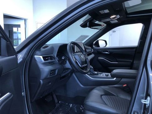 Certified 2025 Toyota Highlander XSE AWD/4WD image 10
