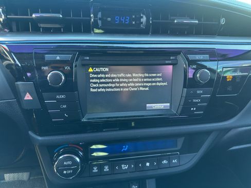 Used 2015 Toyota Corolla S image 10