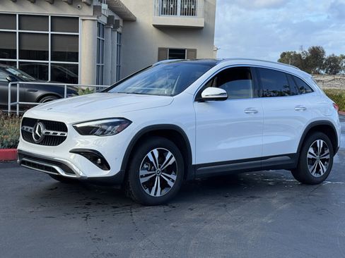 Used 2025 Mercedes-Benz GLA 250 4MATIC image 4