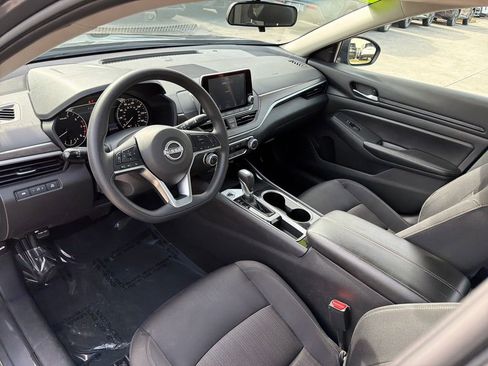 Used 2024 Nissan Altima 2.5 SV FWD image 13