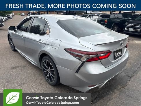 Used 2021 Toyota Camry SE FWD image 4