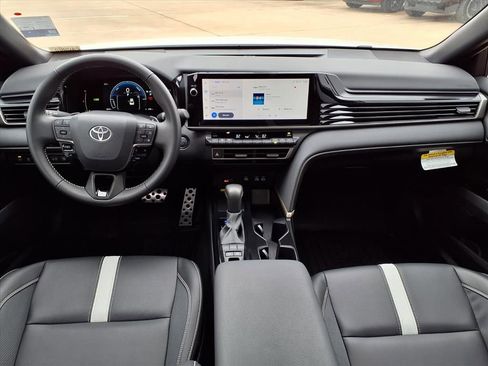 Certified 2025 Toyota Camry SE image 10