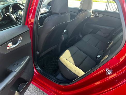 Used 2021 Kia Forte LXS FWD image 13