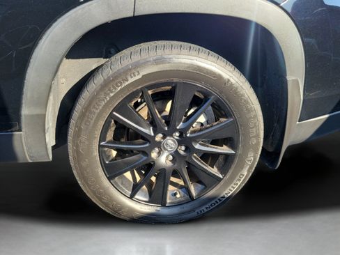 Used 2019 Toyota Highlander SE AWD/4WD image 25