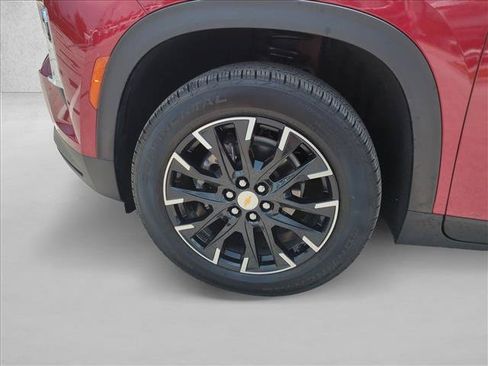 Used 2026 Chevrolet Traverse LT w/ Sun and Wheel Package FWD image 24