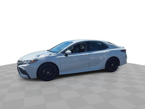 Used 2024 Toyota Camry XSE FWD image 5
