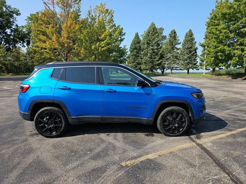 Used 2025 Jeep Compass Limited AWD/4WD image 7