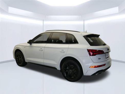 Certified 2023 Audi Q5 2.0T Premium w/ Convenience Package AWD/4WD image 4