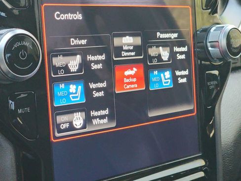 Used 2021 RAM 2500 Laramie w/ Night Edition AWD/4WD image 30