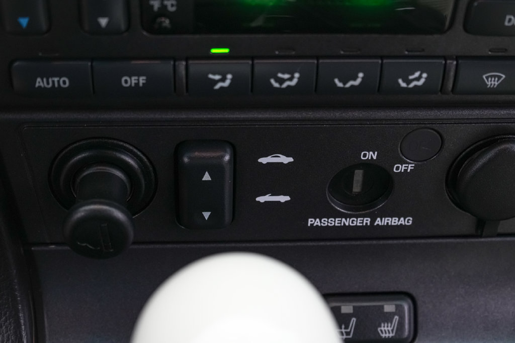 Used 2003 Ford Thunderbird RWD image 27
