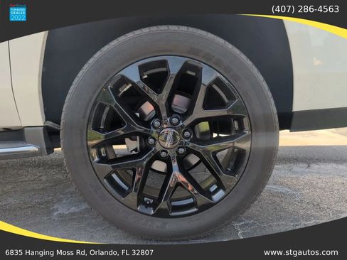 Used 2017 GMC Yukon XL Denali w/ Open Road Package AWD/4WD image 36