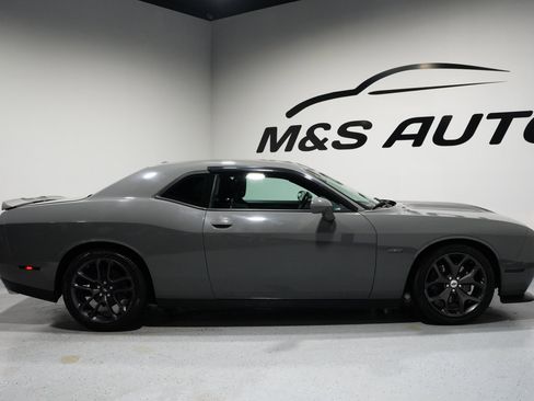 Used 2019 Dodge Challenger R/T image 6