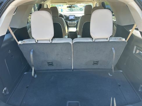 Used 2023 Ford Explorer XLT w/ Equipment Group 202A AWD/4WD image 10