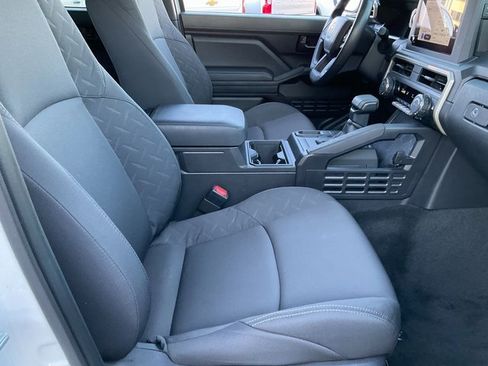 Used 2025 Toyota Tacoma SR image 18