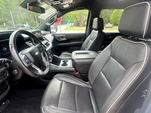 Used 2023 Chevrolet Suburban Premier RWD image 17