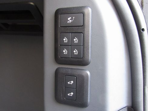 Used 2019 Land Rover Range Rover Autobiography image 24