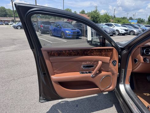 Used 2015 Bentley Flying Spur W12 AWD/4WD image 13