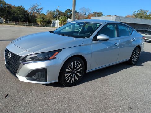 Used 2023 Nissan Altima 2.5 SV image 8
