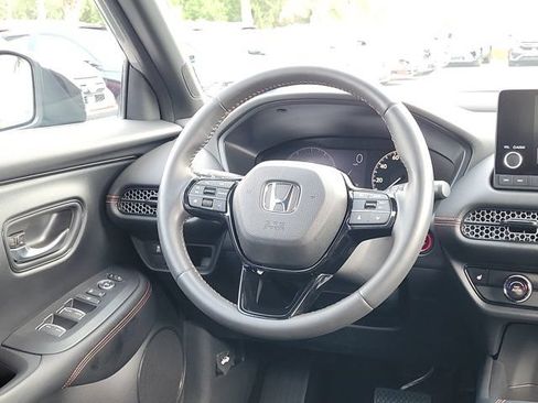 Used 2024 Honda HR-V Sport image 3