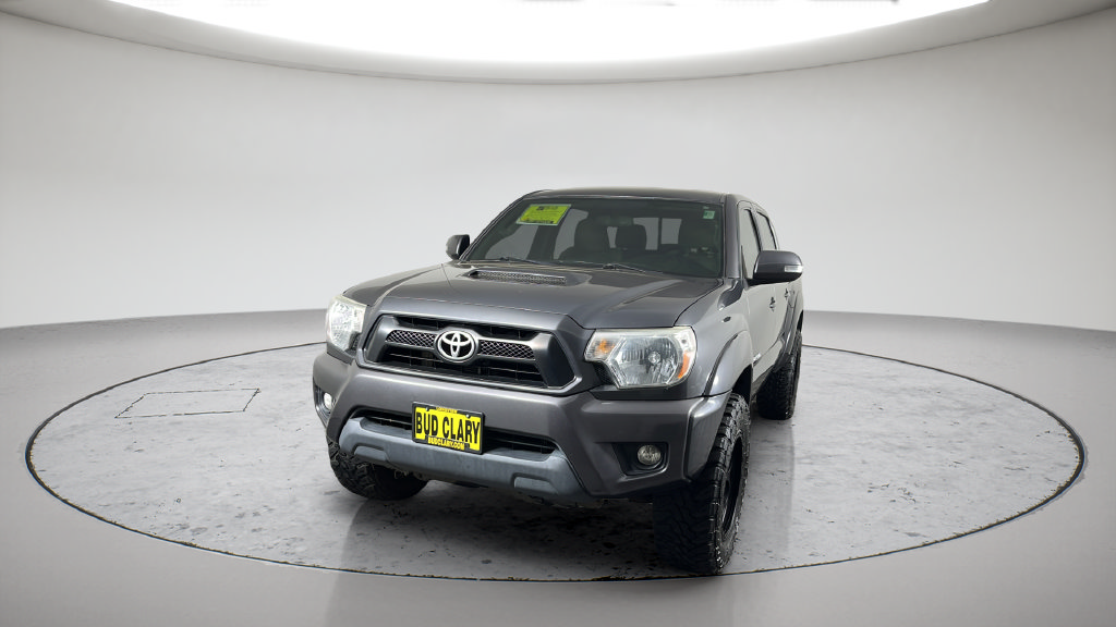 Used 2015 Toyota Tacoma 4x4 Double Cab w/ TRD Sport Package image 2