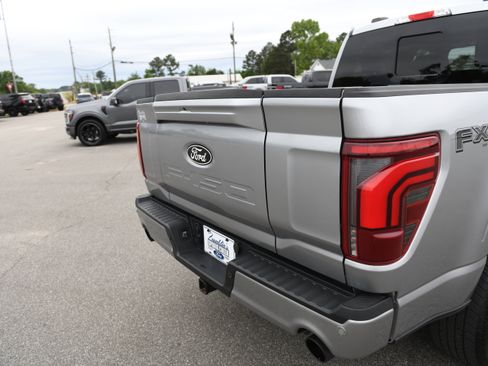 Used 2025 Ford F150 Lariat w/ Equipment Group 501A Mid AWD/4WD image 7