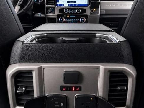 Used 2022 Ford F250 Lariat w/ Tremor Off-Road Package AWD/4WD image 31