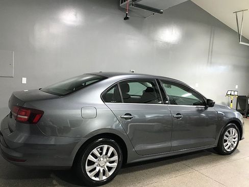 Used 2017 Volkswagen Jetta S FWD image 3