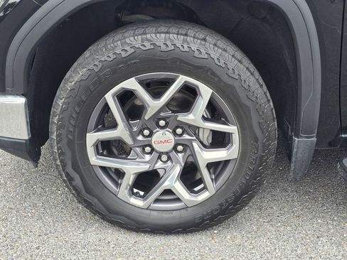 Used 2022 GMC Sierra 1500 SLE w/ X31 Off-Road Package AWD/4WD image 9