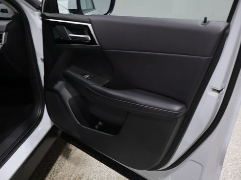 Used 2024 Mitsubishi Outlander SEL AWD/4WD image 25