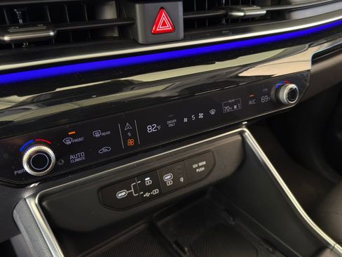 Used 2025 Kia Carnival SX Prestige FWD image 29