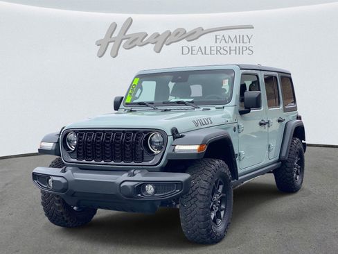 Used 2024 Jeep Wrangler Unlimited Sport AWD/4WD image 8