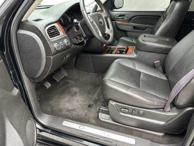 Used 2011 Chevrolet Tahoe LTZ AWD/4WD image 12