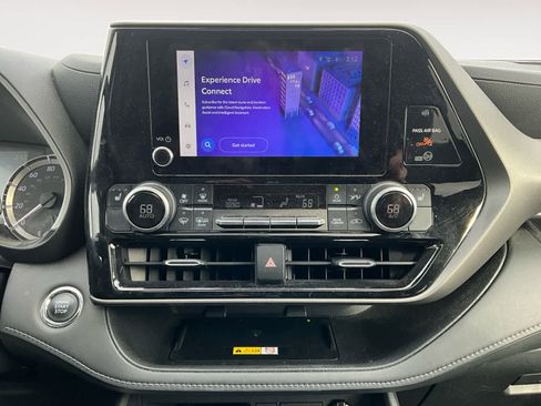 Used 2023 Toyota Highlander XLE image 17