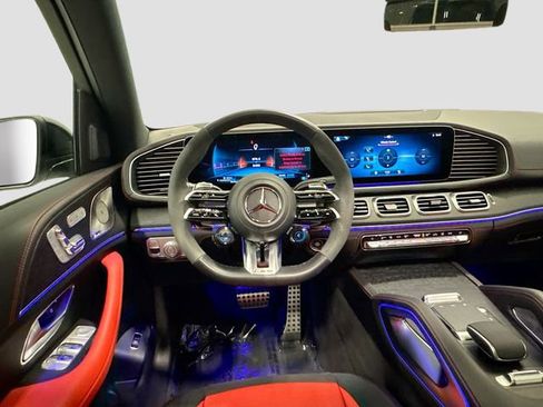 Used 2025 Mercedes-Benz GLE 53 AMG 4MATIC image 24
