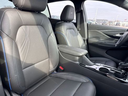 New 2026 Buick Envista Sport Touring FWD image 37