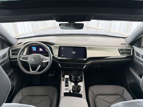 New 2026 Volkswagen Atlas Cross Sport SE FWD image 17