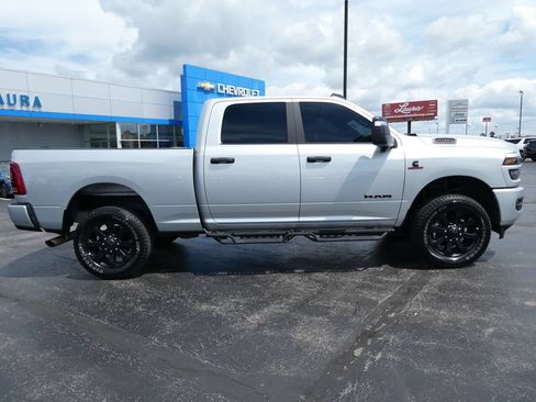 Used 2026 RAM 2500 Big Horn AWD/4WD image 4