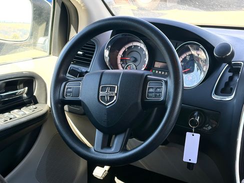 Used 2015 Dodge Grand Caravan SXT FWD image 14