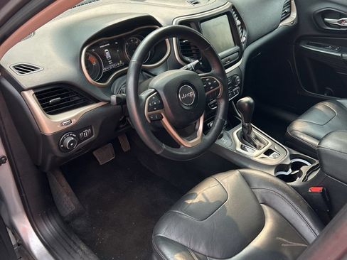 Used 2016 Jeep Cherokee Limited AWD/4WD image 7