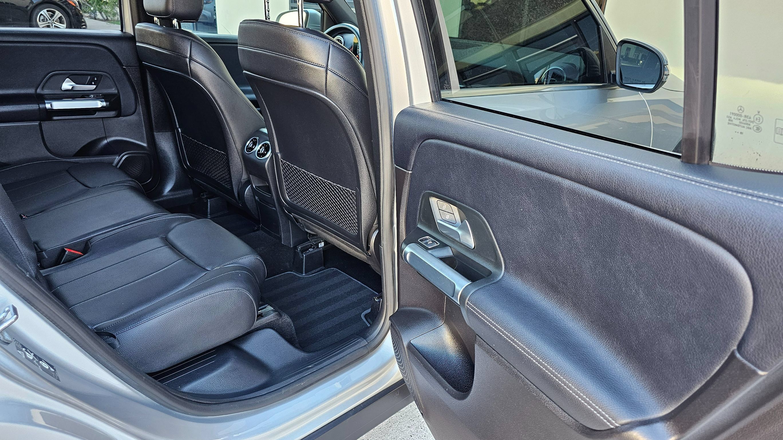 Used 2020 Mercedes-Benz GLB 250 image 29
